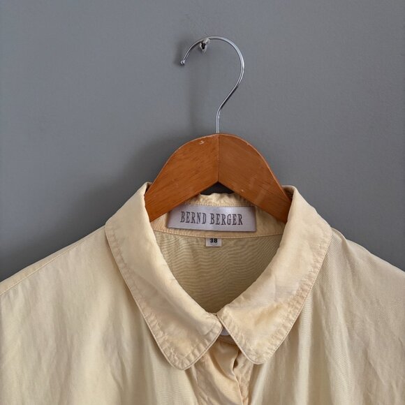 Buttercream Silk Cropped Button Down Shirt - Picture 4 of 8